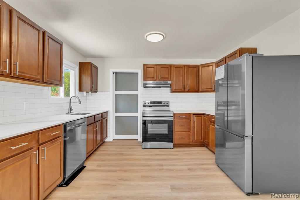 4046 State Road, Fort Gratiot, MI 48059 — Photo 11