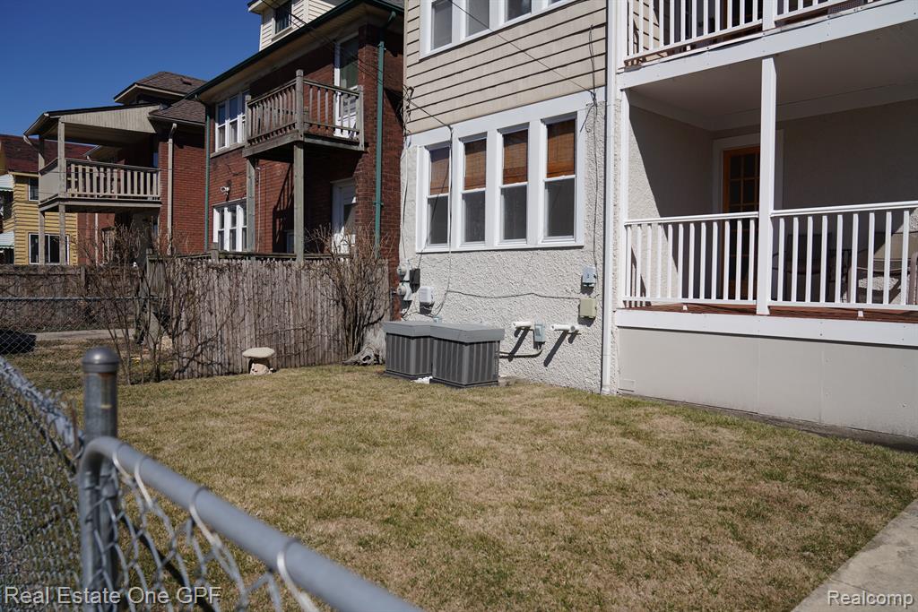 909 NOTTINGHAM Road, Grosse Pointe Park, MI 48230 — Photo 25