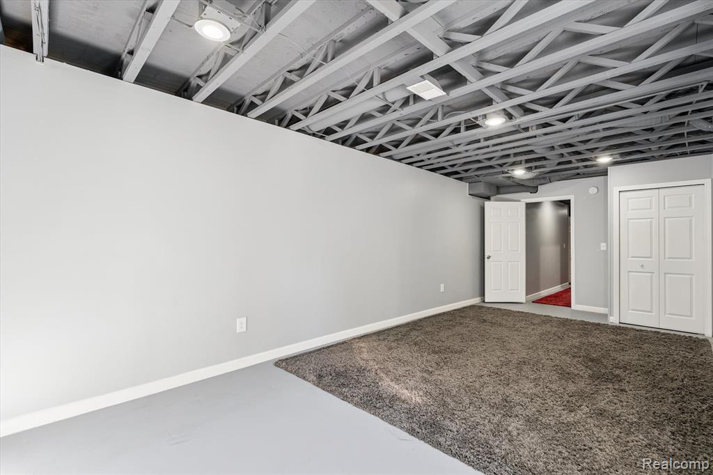 7075 Kings Way, Flushing, MI 48433 — Photo 35