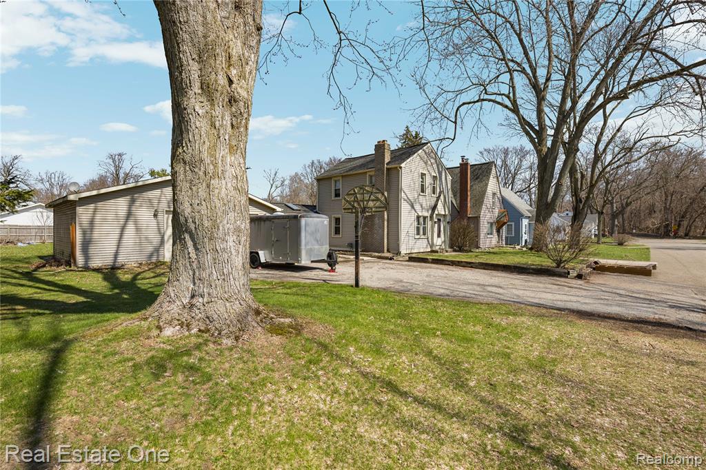 4058 Lomley Avenue, Waterford, MI 48329 — Photo 47