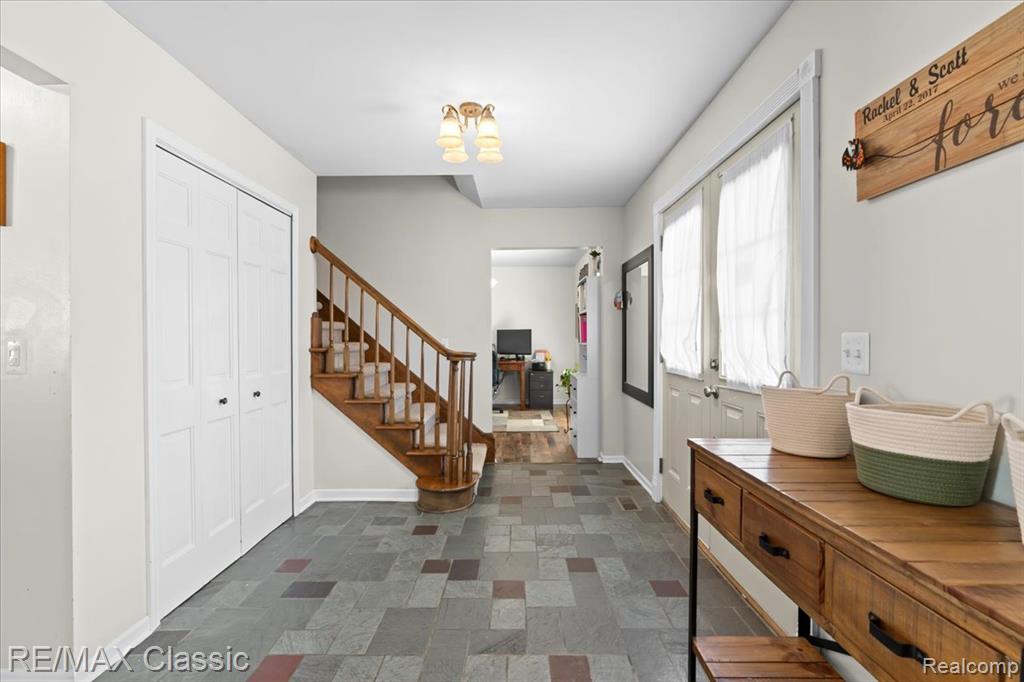 4815 Ravinewood Drive, Commerce Twp, MI 48382 — Photo 8