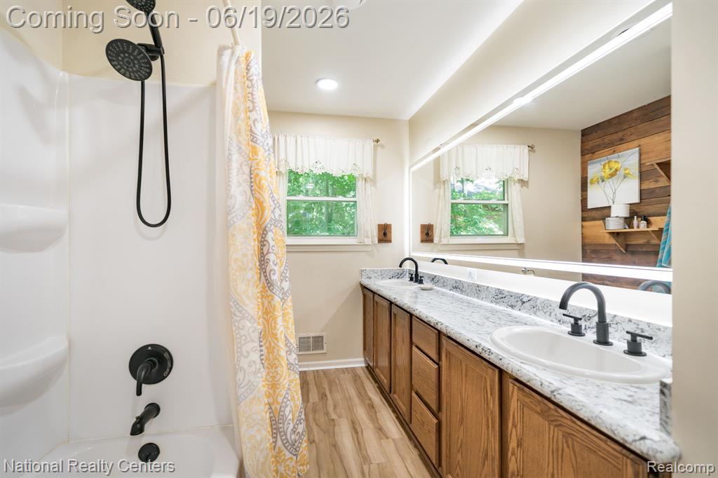 5223 Woodlane Road, Clarkston, MI 48348 — Photo 25