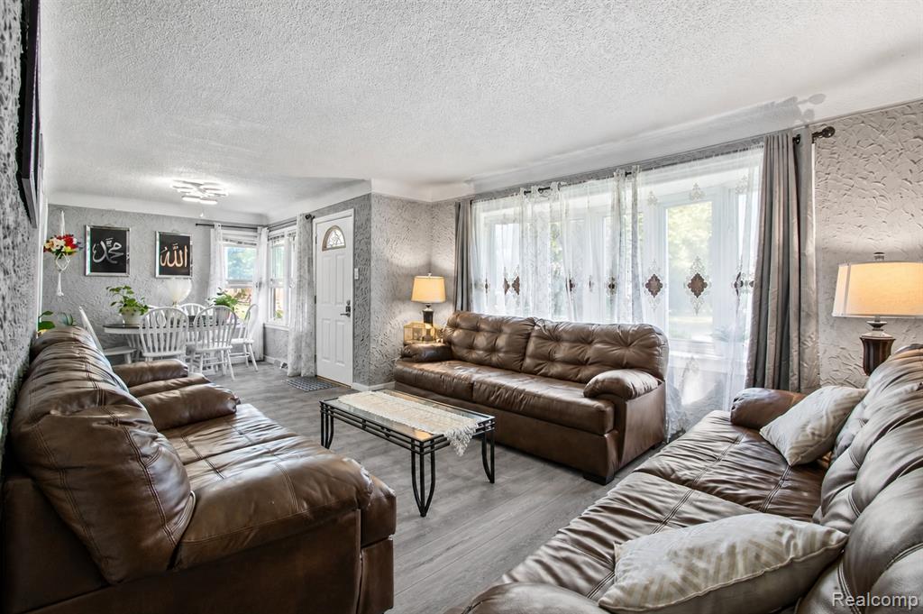 4673 Dearborndale Street, Dearborn Heights, MI 48125 — Photo 3