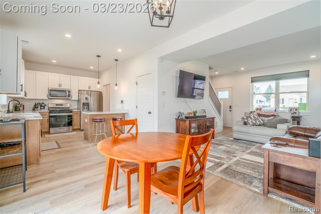 25800 Groveland, Roseville, MI 48066 — Photo 14