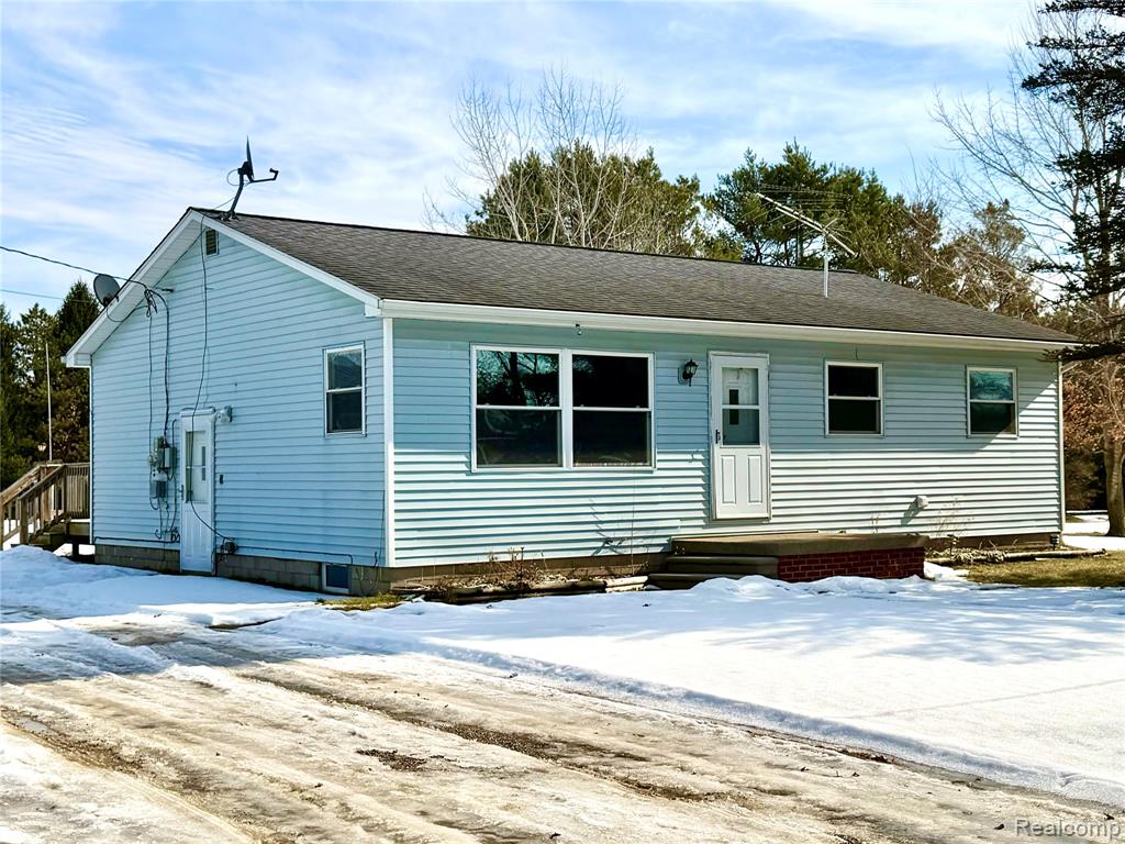 5976 Falkenbury Road, North Branch, MI 48461 — Photo 25