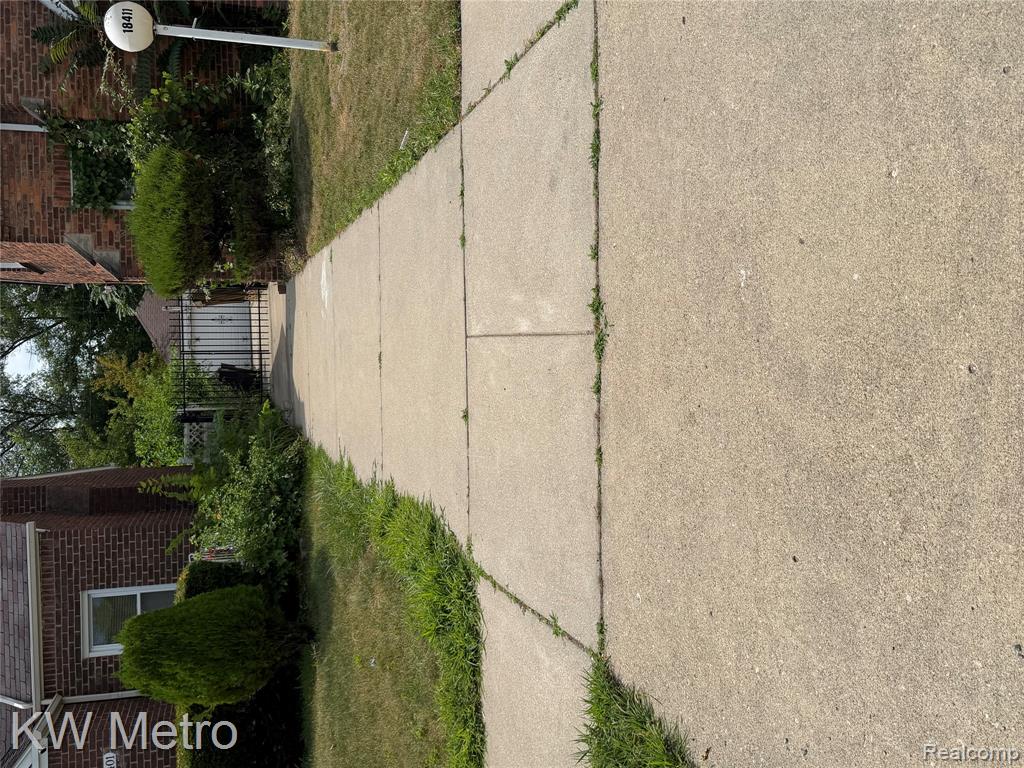 18411 Snowden Street - Photo 4