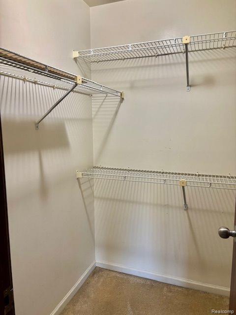 2465 Riverside Drive, 212, Trenton, MI 48183 — Photo 14