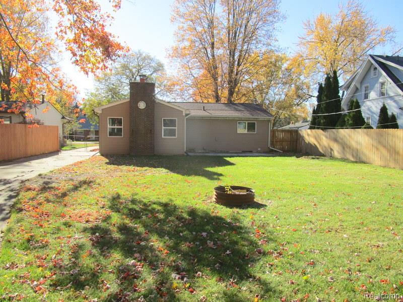 24681 Saint Paul Boulevard, Harrison Township, MI — Photo 16