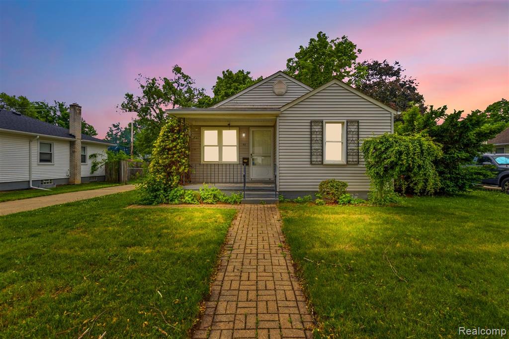 77 Huron Avenue, Mount Clemens, MI 48043 — front exterior