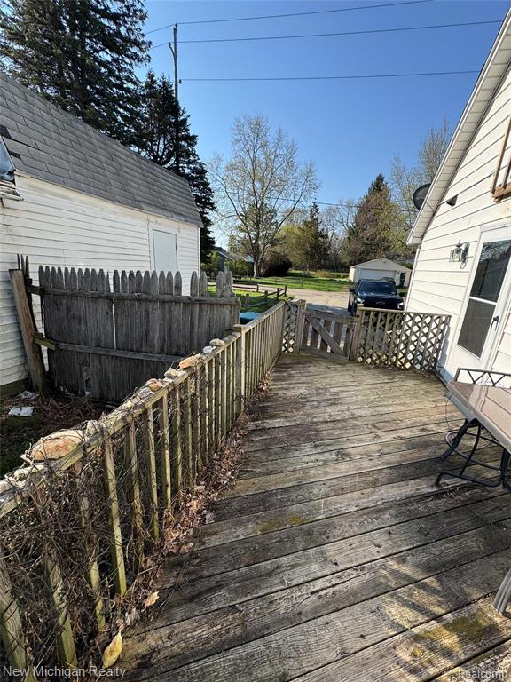 305 E Rolfe, Perry, MI 48872 — Photo 19