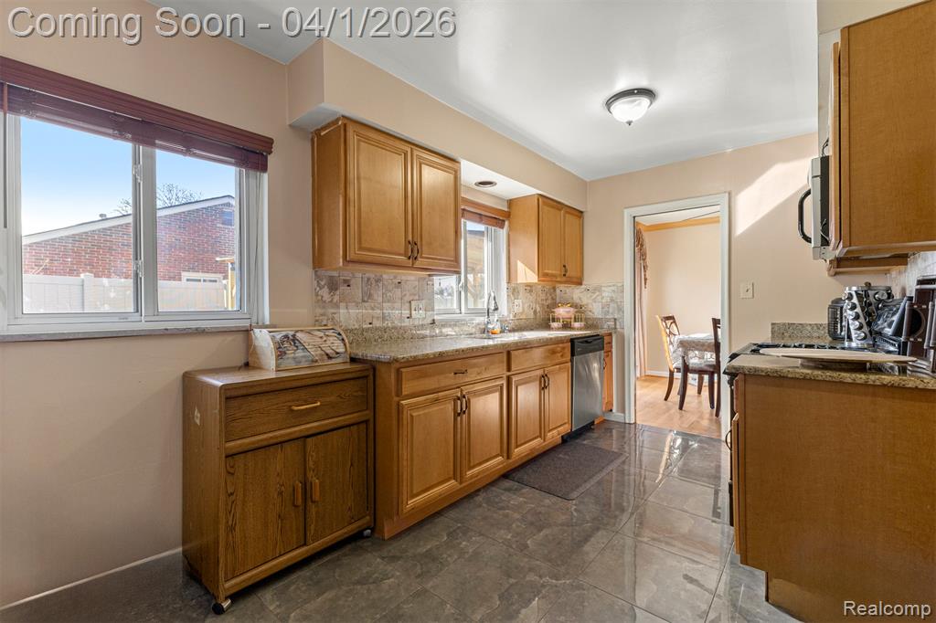 7351 N Gulley Road, Dearborn Heights, MI 48127 — Photo 19