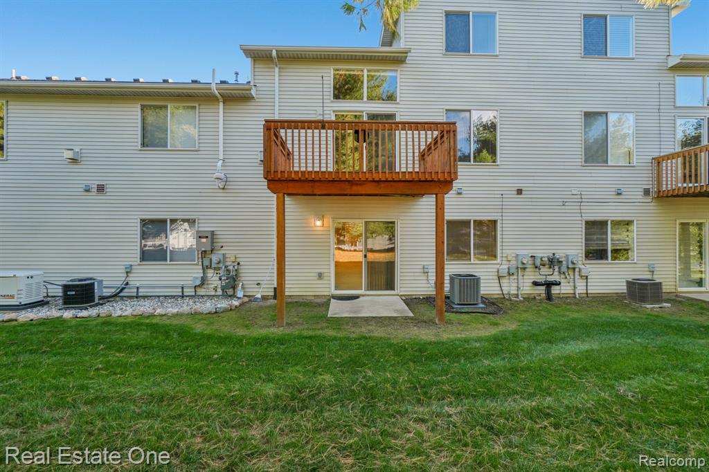 480 Hosta, Howell, MI 48843 — Photo 30