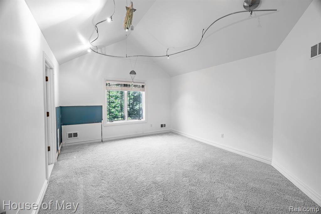 712 E GUNN Road, Rochester, MI 48306 — Photo 36