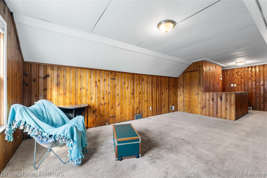 800 E BERNHARD Avenue, Hazel Park, MI 48030 — Photo 20