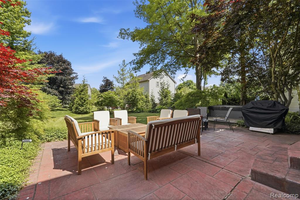 1174 Horseshoe Drive, South Lyon, MI 48178 — Photo 30