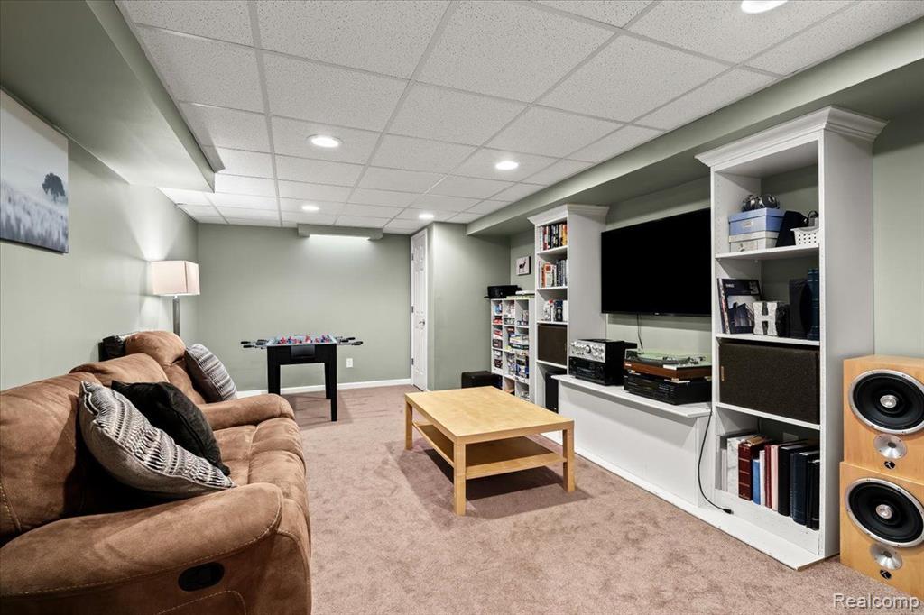 16401 LINCOLN Drive, Northville, MI 48168 — Photo 44