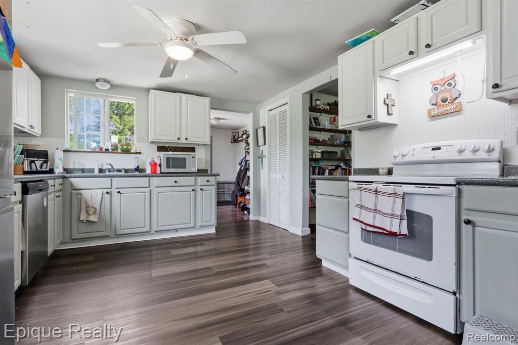 3652 Norman Road, Fort Gratiot, MI 48059 — Photo 9