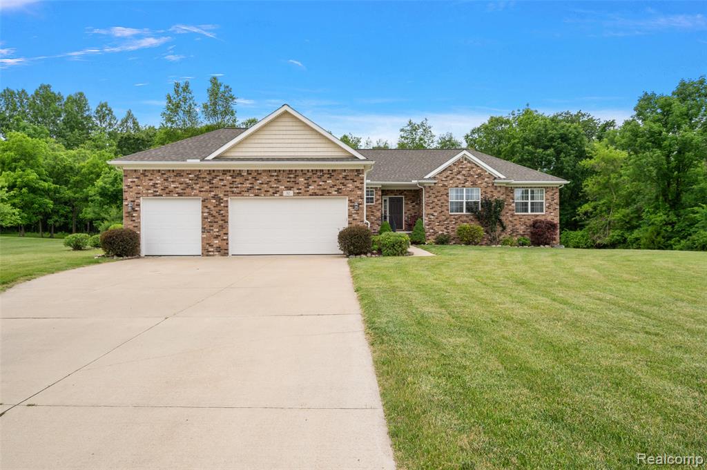 52 Parker Lane, Ortonville, MI 48462