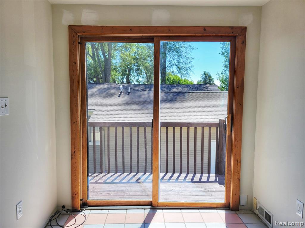 712 Wolverine Drive, Wolverine Lake, MI 48390 — Photo 16