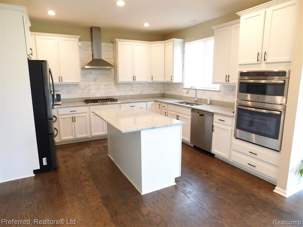 50316 AMBERWOOD Road, Canton, MI 48188 — Photo 8