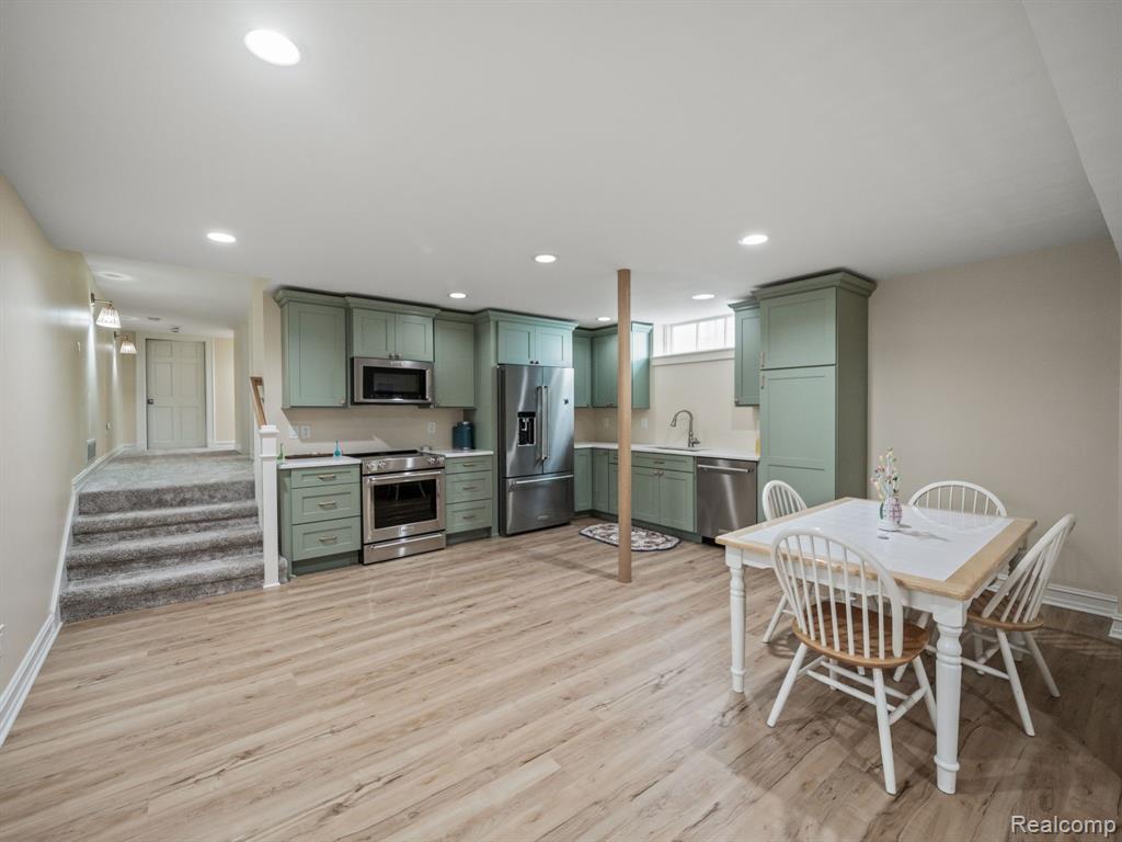 731 S BATES Street, Birmingham, MI 48009 — Photo 32