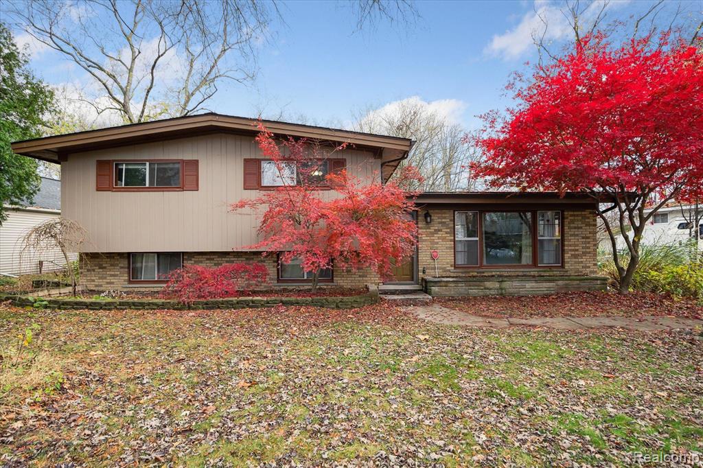 8537 Moms Drive, Belleville, MI 48111 — front exterior