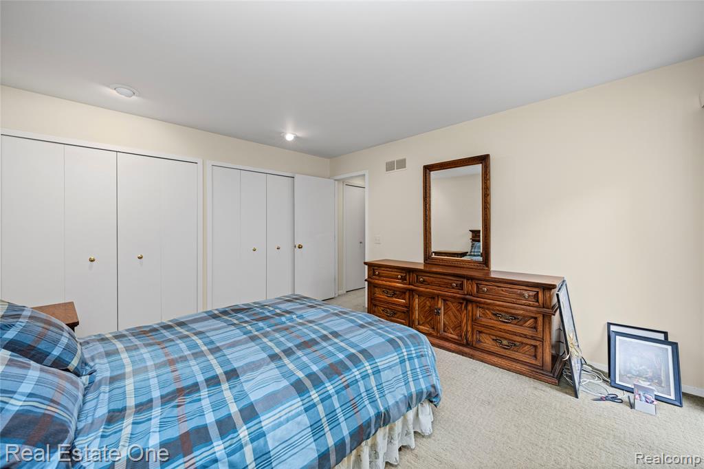 5000 Mirror Lake Court, 19, West Bloomfield, MI 48323 — Photo 38