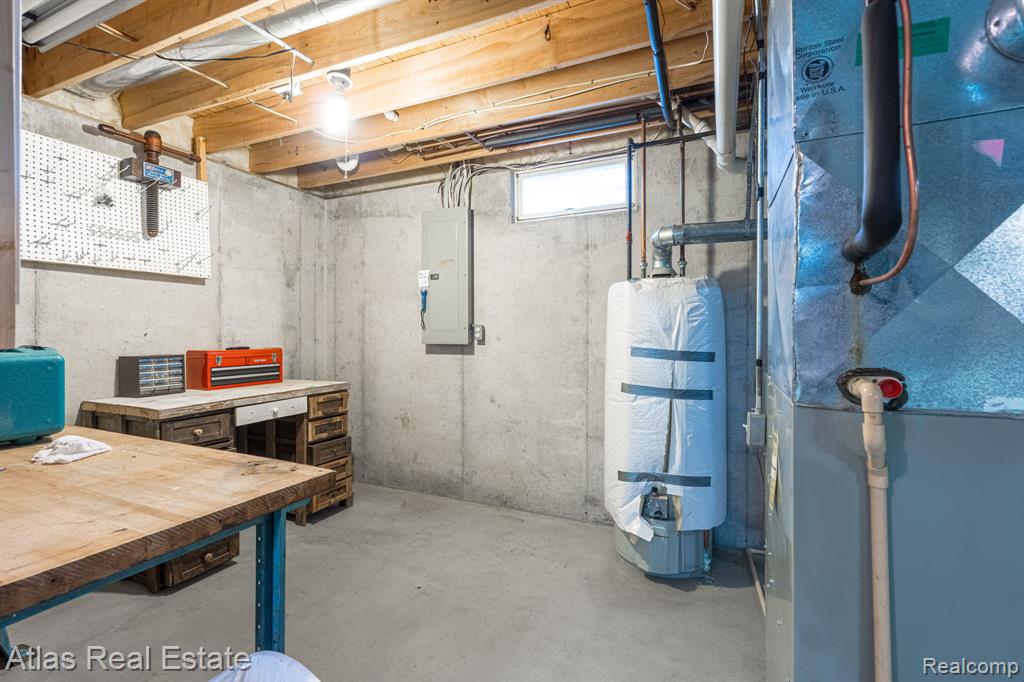10235 Park Drive, Goodrich Vlg, MI — Photo 39