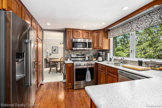 8979 Woodberry Road Road, Plymouth, MI 48170 — Photo 8
