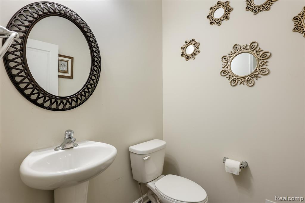 6117 BRANCH Drive, Canton, MI 48187 — Photo 23