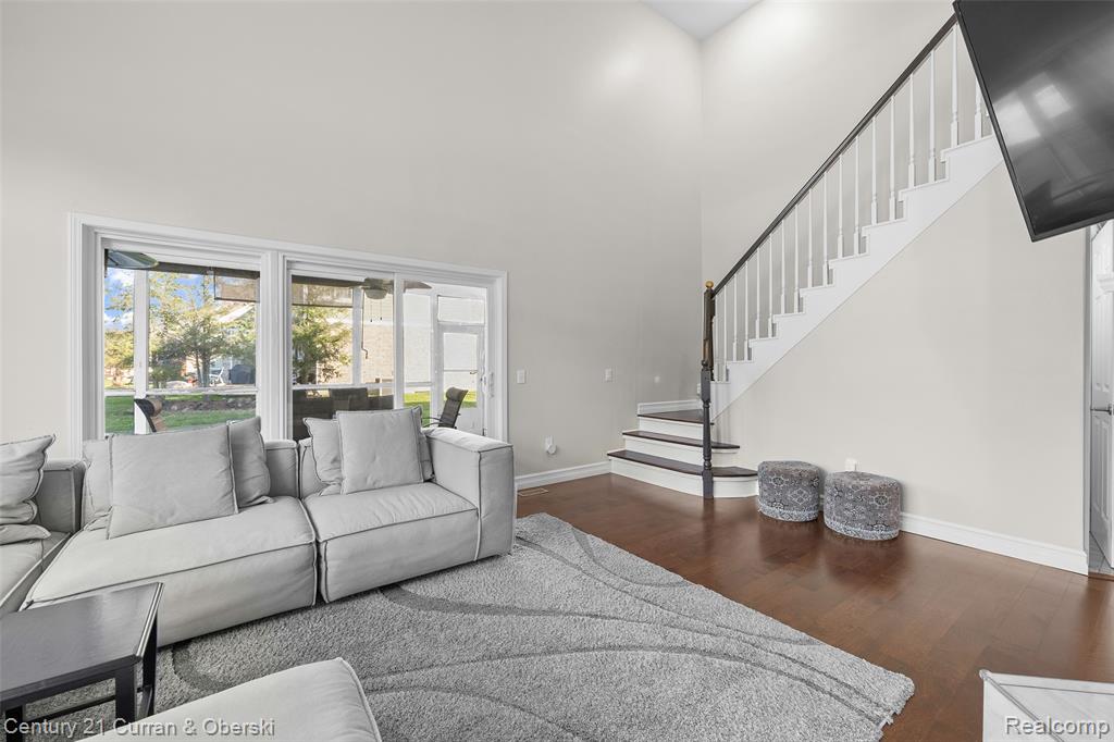 48279 Chesterfield Drive S, Dearborn, MI 48187 — Photo 14