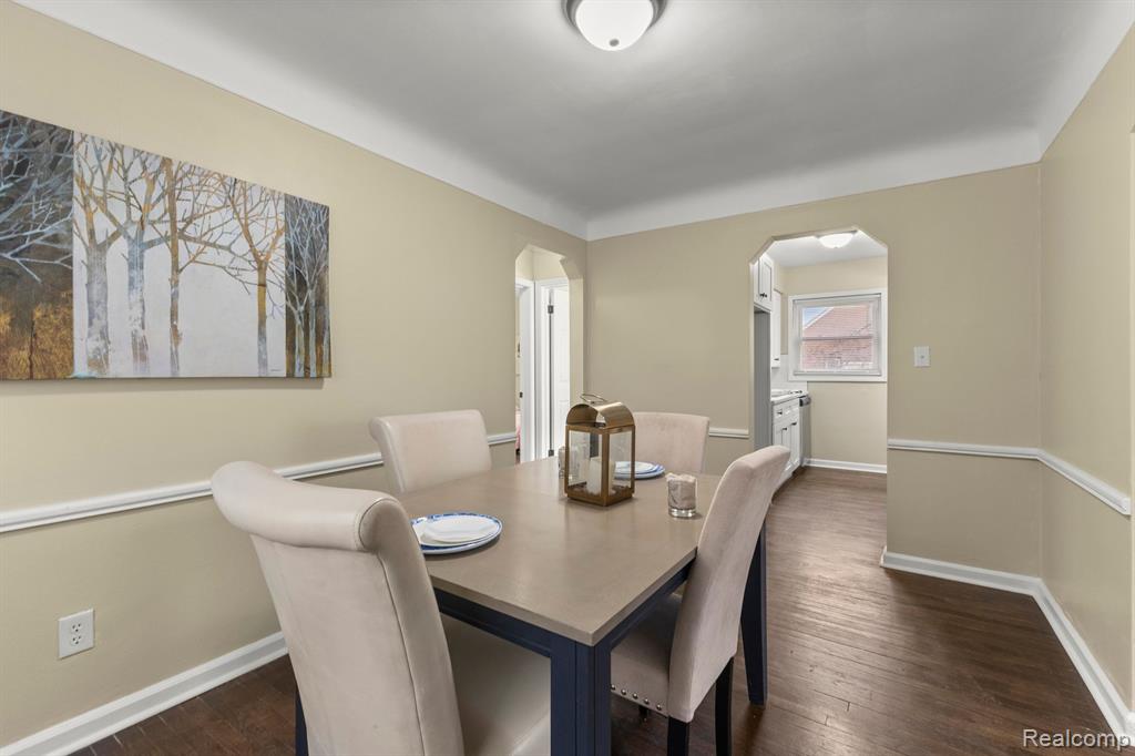 908 STEWART Avenue, Lincoln Park, MI 48146 — Photo 8