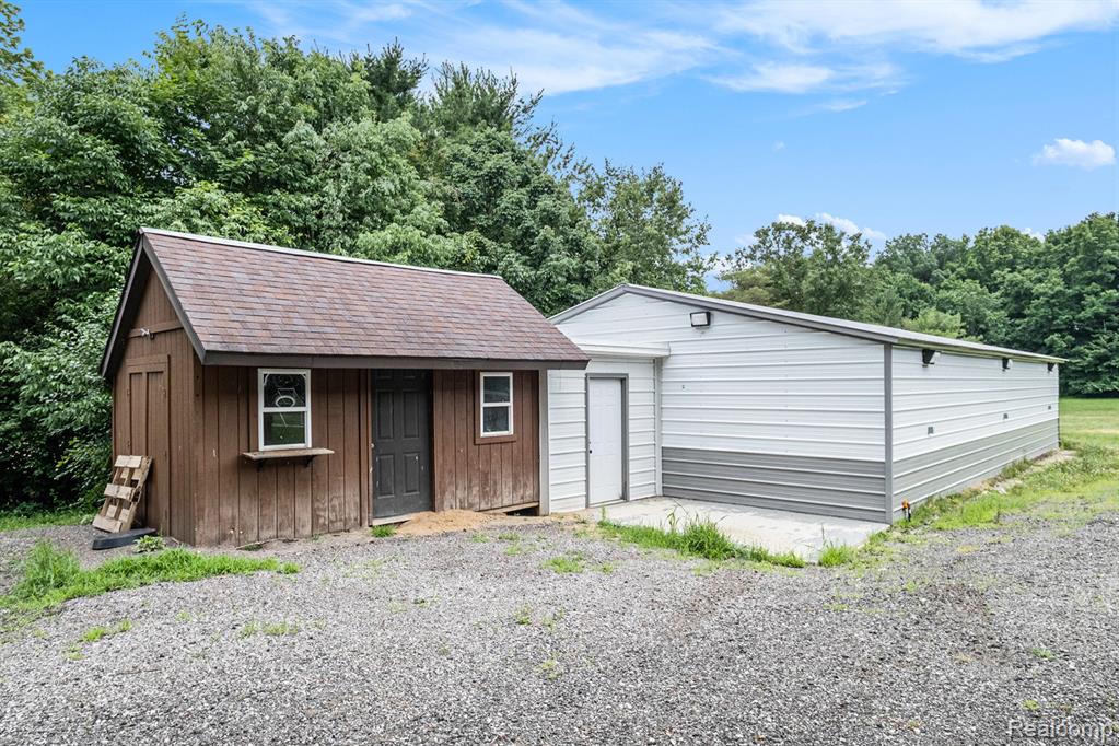 6695 River Road, Flushing, MI 48433 — Photo 26
