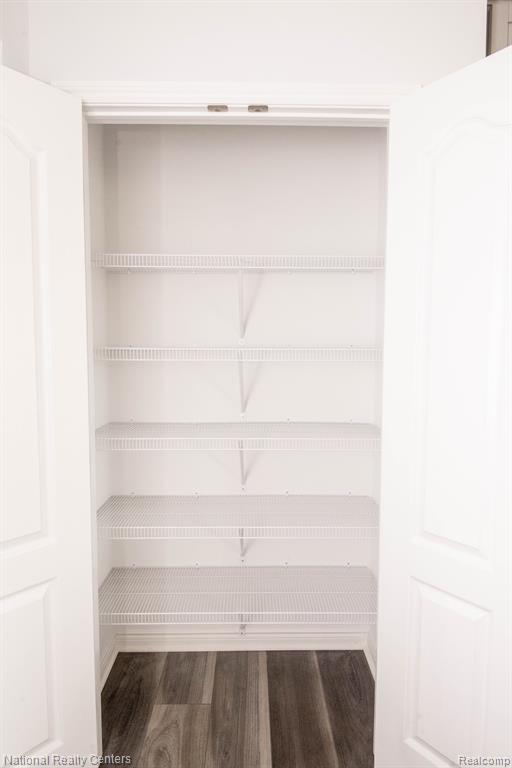 10465 Valley Drive, Goodrich Vlg, MI — Photo 14