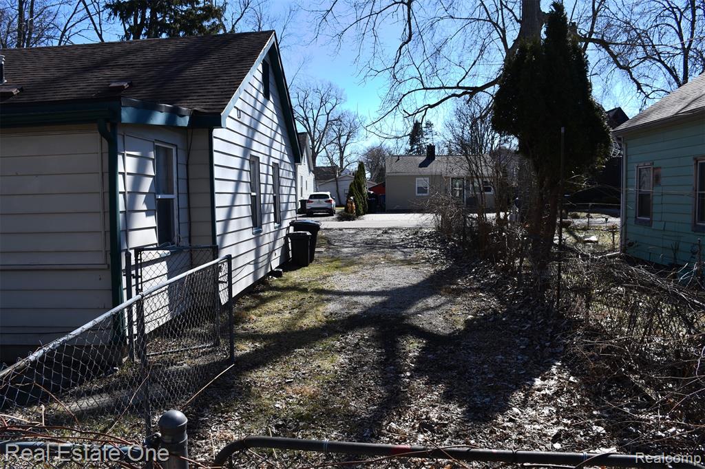 3026 Norcott Drive, Keego Harbor, MI 48320 — Photo 24
