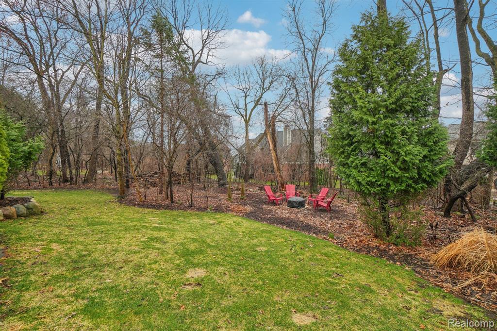 6847 HUBBARD Circle, Clarkston, MI 48348 — Photo 43
