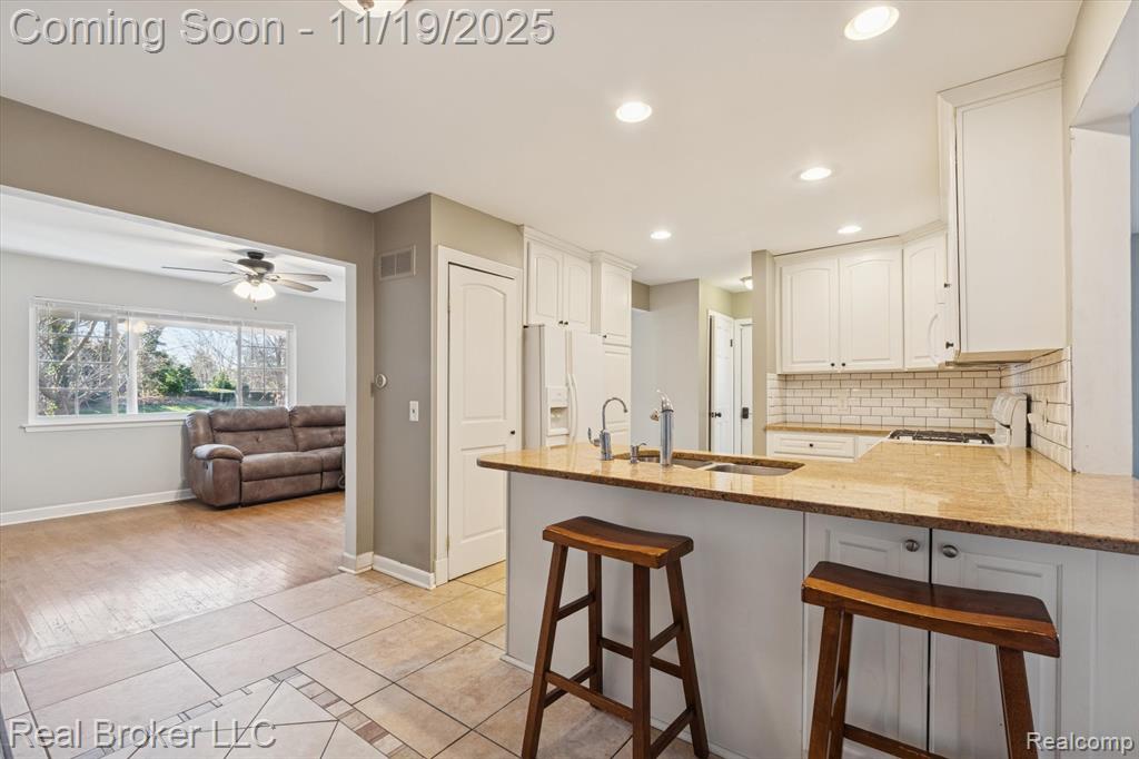 9665 Hilton Road, Brighton, MI 48114 — Photo 7