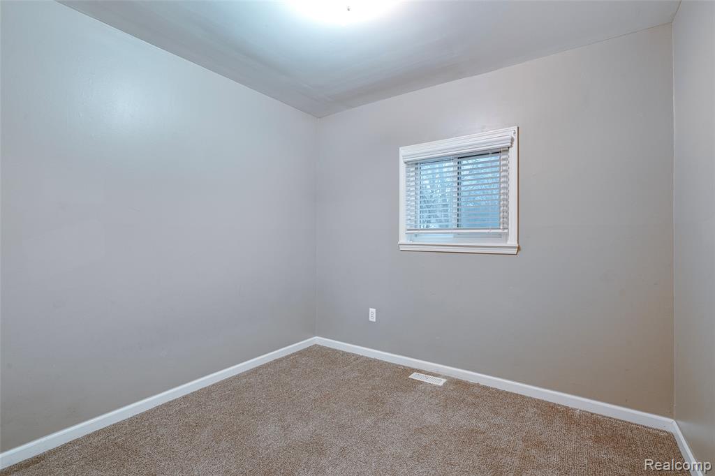 15477 WINSTON, Redford, MI 48239 — Photo 15