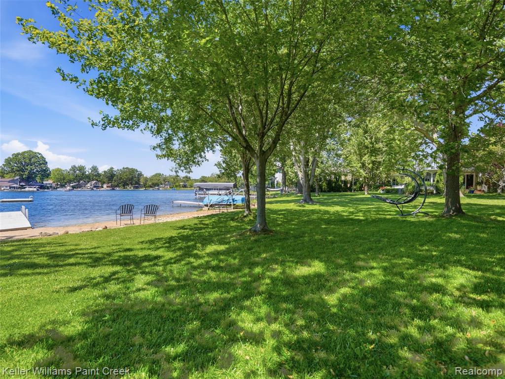 10435 Spring Street, Fenton, MI 48430 — Photo 30