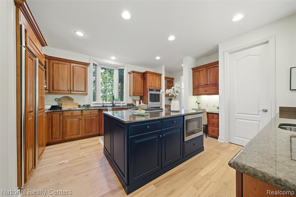 5010 Forest Valley Drive, Clarkston, MI 48348 — Photo 23