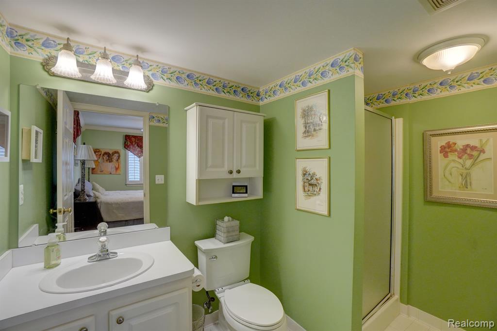 55097 WESTCHESTER Drive, Shelby Twp, MI 48316 — Photo 15
