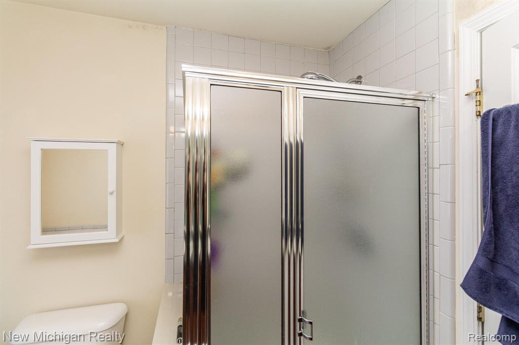4898 WINDANCER Drive, Ypsilanti, MI 48197 — Photo 26