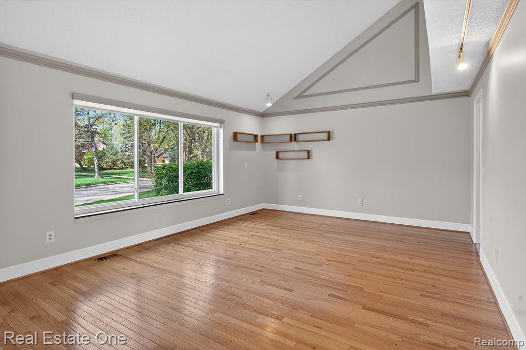 42660 Elizabeth Place, Clinton Twp, MI 48038 — Photo 30