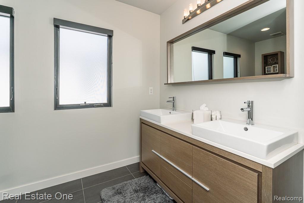 864 Cumberland Rdg Court, Rochester, MI 48307 — Photo 23