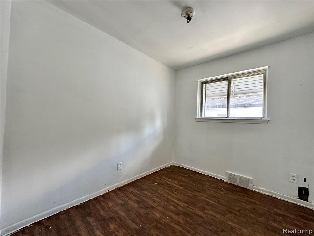 4936 Dudley Street, Dearborn Heights, MI 48125 — Photo 10