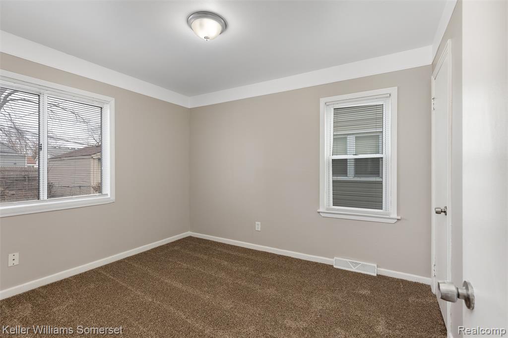 8477 Prospect Avenue, Warren, MI 48089 — Photo 9