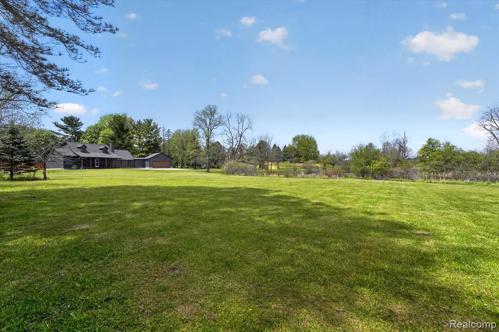 5640 Fowlerville Road, Fowlerville, MI 48836 — Photo 43