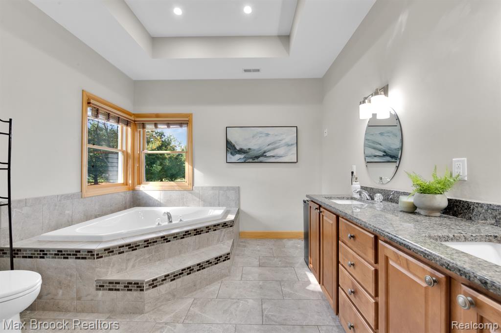 6300 HAZARD Road, Fenton, MI 48430 — Photo 12
