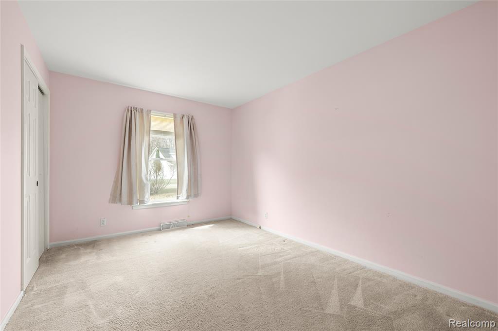 8118 Emerald Lane W, Westland, MI — Photo 13