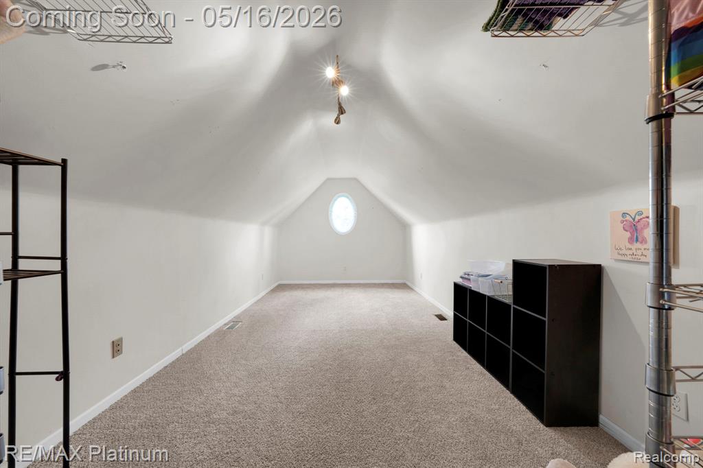 5043 Oak Bluff Court, Howell, MI 48843 — Photo 29